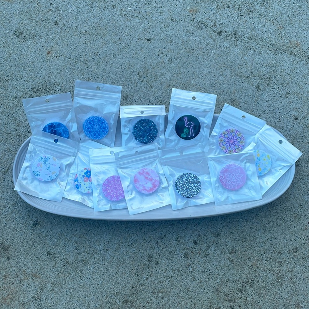 Large bag of random pop sockets